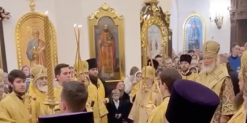 Патриарх Кирилл освятил храм в Петербурге, рядом с которым провел детство