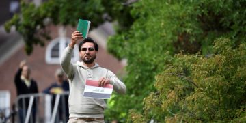 СМИ: сжигавший Коран в Швеции мигрант собирается провести новую акцию