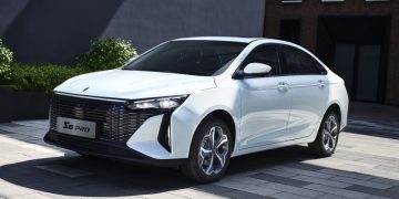 В Россию приехали седан Livan S6 Pro и кроссовер Livan X6 Pro