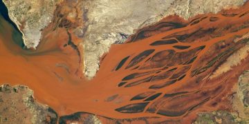 Астронавты сфотографировали дельту реки Бецибуки