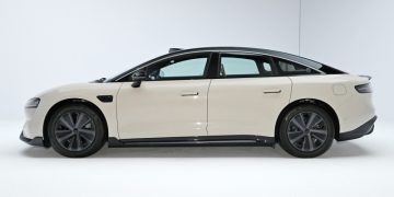 Chery и Huawei представили совместный седан Luxeed S7