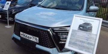 «Москвич» начал сборку Москвича 5 (JAC Sehol X6). По Москвичу 8 (JAC Sehol X8 Plus) — сразу локализация