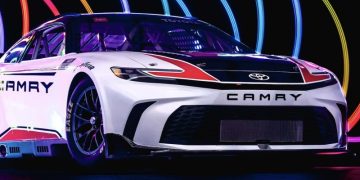 Новая Toyota Camry дебютировала в автогонках