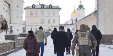 СБУ пришла с обысками в Почаевскую лавру канонической УПЦ