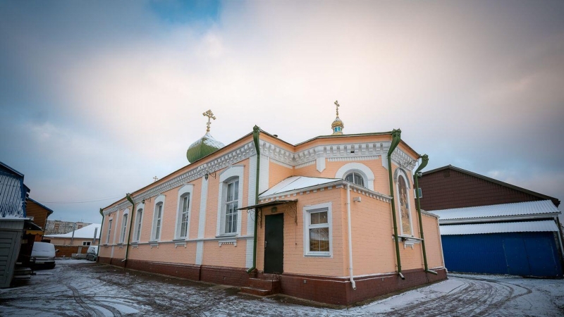 В Черкассах сторонники ПЦУ пытаются захватить монастырь канонической УПЦ