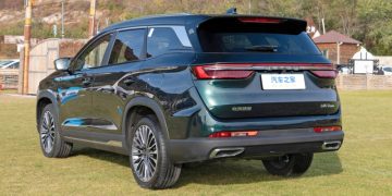 В Китае показан гибридный кроссовер Jetour Shanhai L9