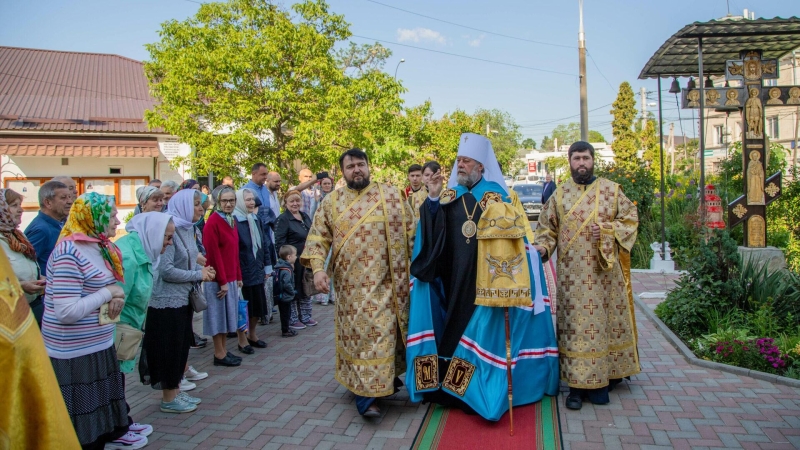 В Молдавии оппозиция обвинила власти в попытке лишить население церкви