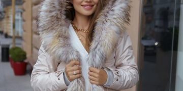 Как выбрать женскую парку с мехом: основные параметры для удачной покупки