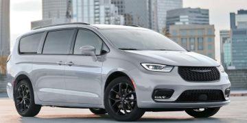 Chrysler продлил выпуск минивэна Pacifica по меньшей мере до 2028 года