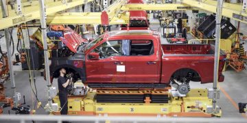 Ford сокращает производство электромобилей