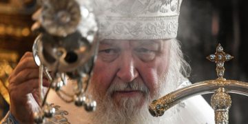 Патриарх Кирилл призвал молиться об  отечестве и справедливом мире