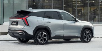 Представлен кроссовер Geely Atlas второго поколения для России