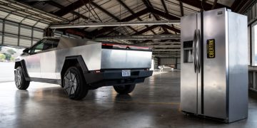 Приветственная Tesla Cybertruck за $120000: успеть до Нового года