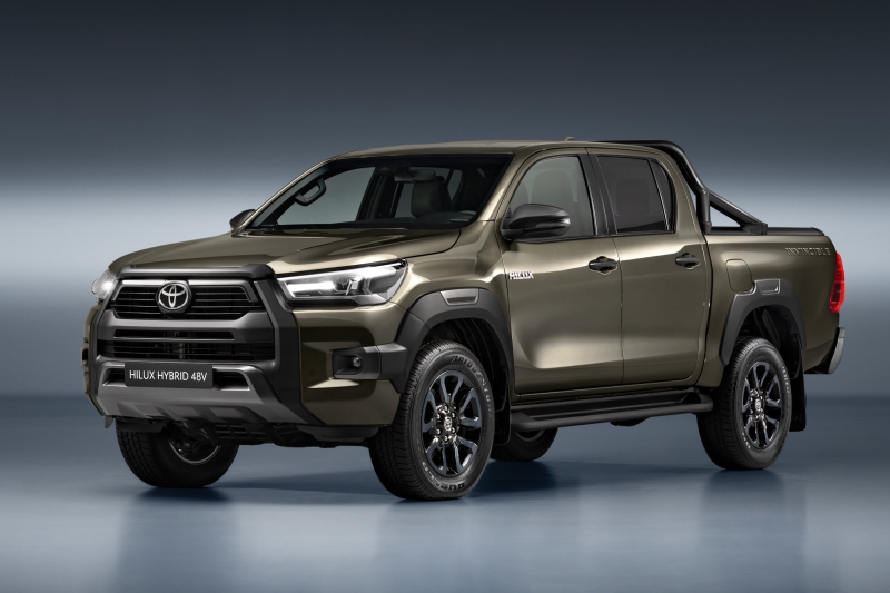 Toyota представила Hilux в варианте «мягкий гибрид»