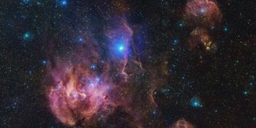 Туманность Бегущий цыпленок запечатлена на новом снимке VLT