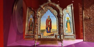 В Москве впервые покажут уникальные иконы императорской семьи