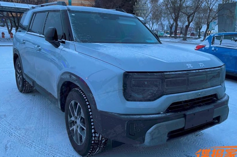 BAIC готовит новый кроссовер с дизайном под Ford Bronco