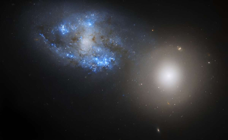 «Хаббл» получил снимок взаимодействующих галактик Arp 140