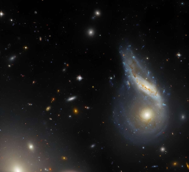 «Хаббл» запечатлел столкновение двух галактик