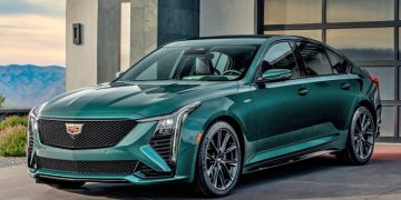Обновлены мощные седаны Cadillac CT5-V