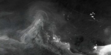 Спутник NOAA-NASA Suomi NPP запечатлел полярное сияние над Канадой