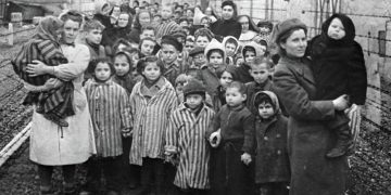 В Германии съезд партии Вагенкнехт начался с благодарности Красной армии