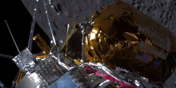 Американский частный модуль совершил посадку на Луну