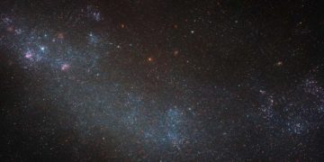 «Хаббл» запечатлел галактику ESO 245-5