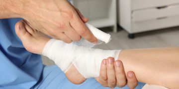 Холодная плазма и гидрогель исцелят сложные раны лучше антибиотиков