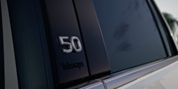 Юбилейный Volkswagen Golf открыл продажи обновленной модели