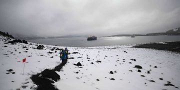 Лед и пламя: Антарктический вулкан используют в поисках жизни на Марсе