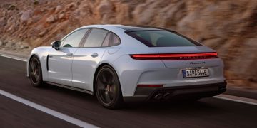 Porsche Panamera третьего поколения: две гибридные версии