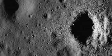 Ученые исследовали образцы лунного реголита, доставленного на Землю миссией «Чанъэ-5»