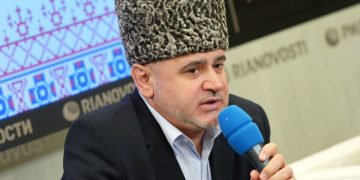 Выдавать девушку замуж без ее согласия нельзя, заявил муфтий