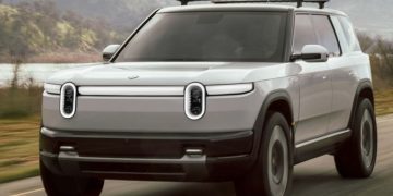 Американская Rivian представила пятиместный электрокроссовер