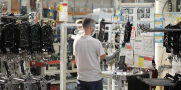 Автокомпонентные заводы французской Faurecia в России переименовали