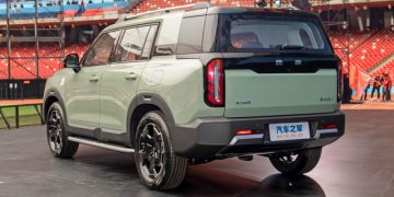 Beijing BJ30 второго поколения представлен в двух версиях