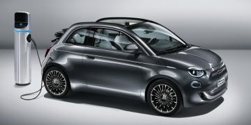 Дайджест дня: гибридный Ypsilon, рекорды Lamborghini и другие события индустрии