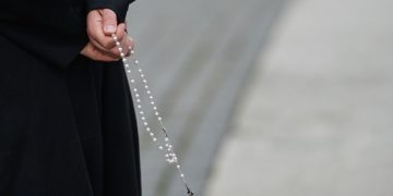 Католические епископы России не допускают благословение однополых пар