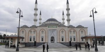 Мечеть Крыма — знак внимания России к мусульманам, заявили в ДУМ республики