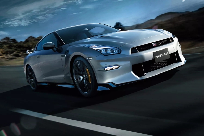 Nissan GT-R подвергли легкому обновлению