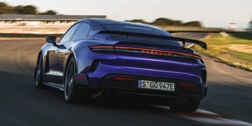Новый Porsche Taycan Turbo GT стал покорителем гоночных трасс