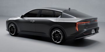 Седан Kia K4 на замену Cerato: первые изображения