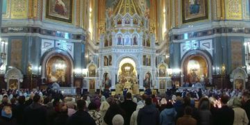 У храма Христа Спасителя усилили охрану