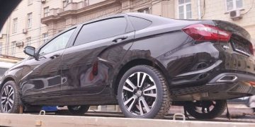 В Москве сфотографировали предсерийные Lada Aura
