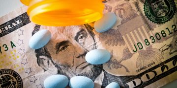 Американские больницы отныне могут выставлять пациентам счета до 100 миллионов долларов