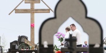 Cвященник пояснил, можно ли ездить на кладбища перед Пасхой