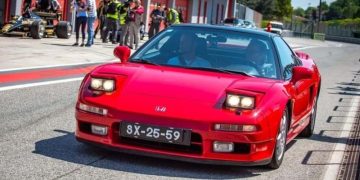 На продажу выставлена личная Honda NSX Айртона Сенны