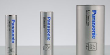 Panasonic будет поставлять для электромобилей и гибридов Mazda аккумуляторы