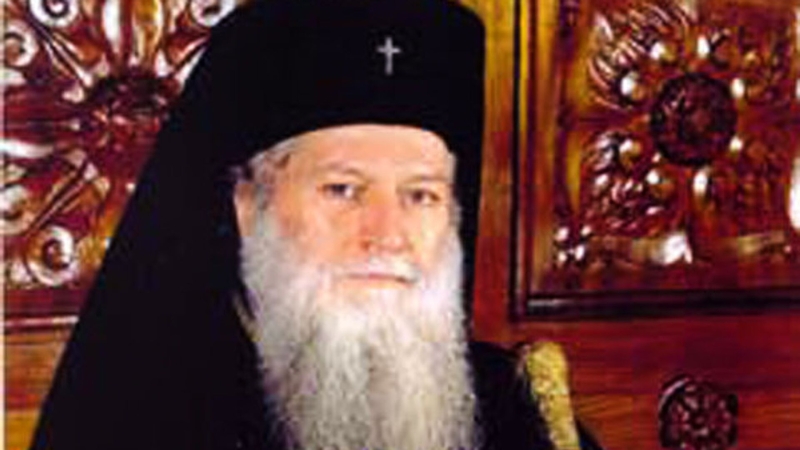 В Болгарии вандалы сломали крест на могиле патриарха Неофита